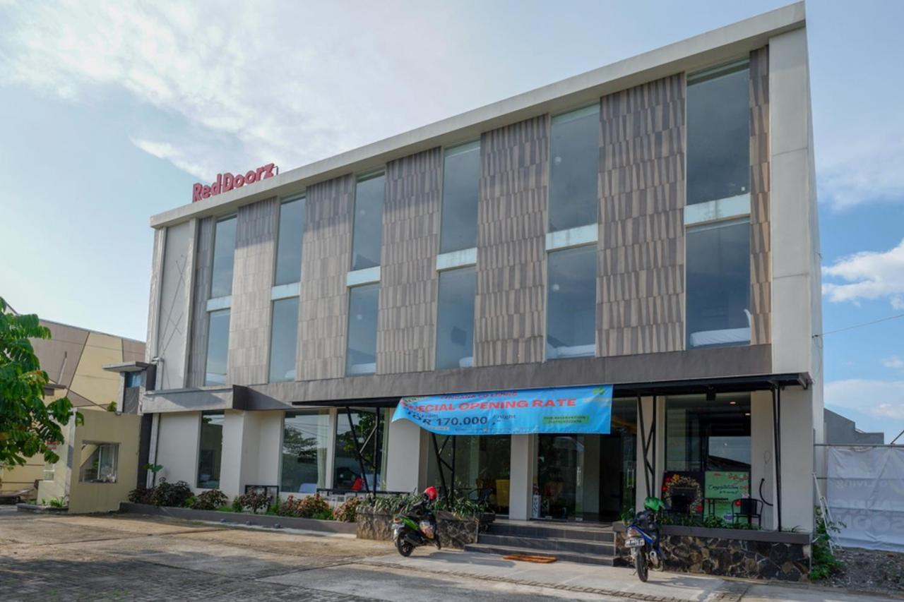 Reddoorz Plus Near Solo Baru Exteriör bild